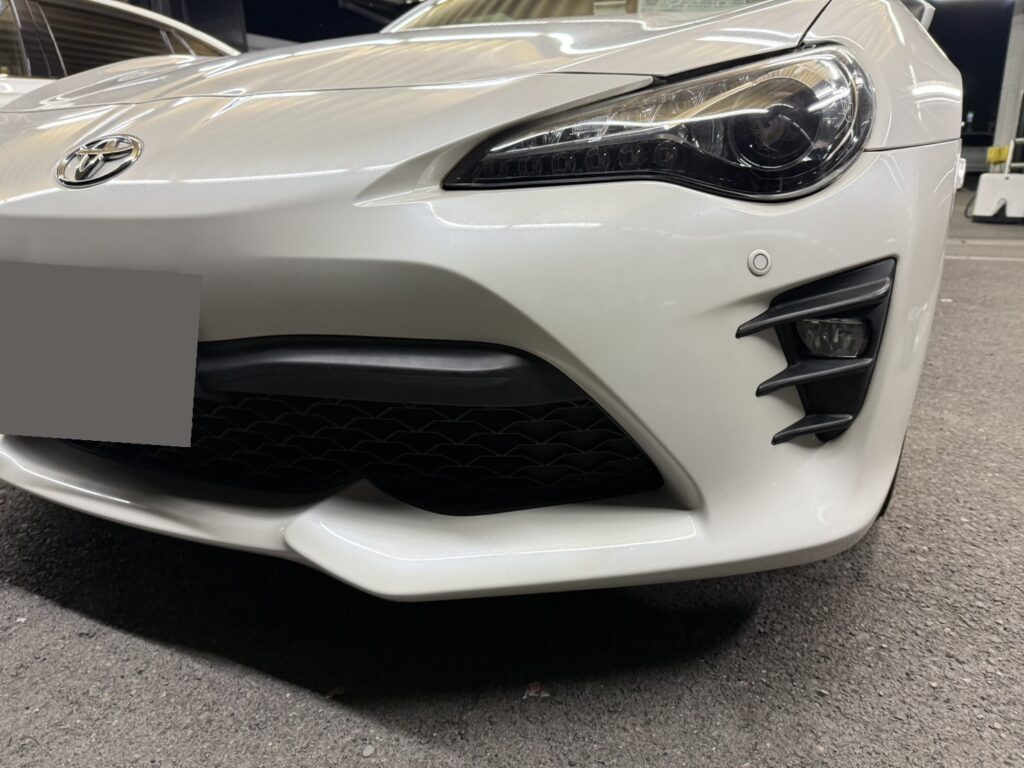 トヨタ86のフロントバンパー擦り傷修理の事例