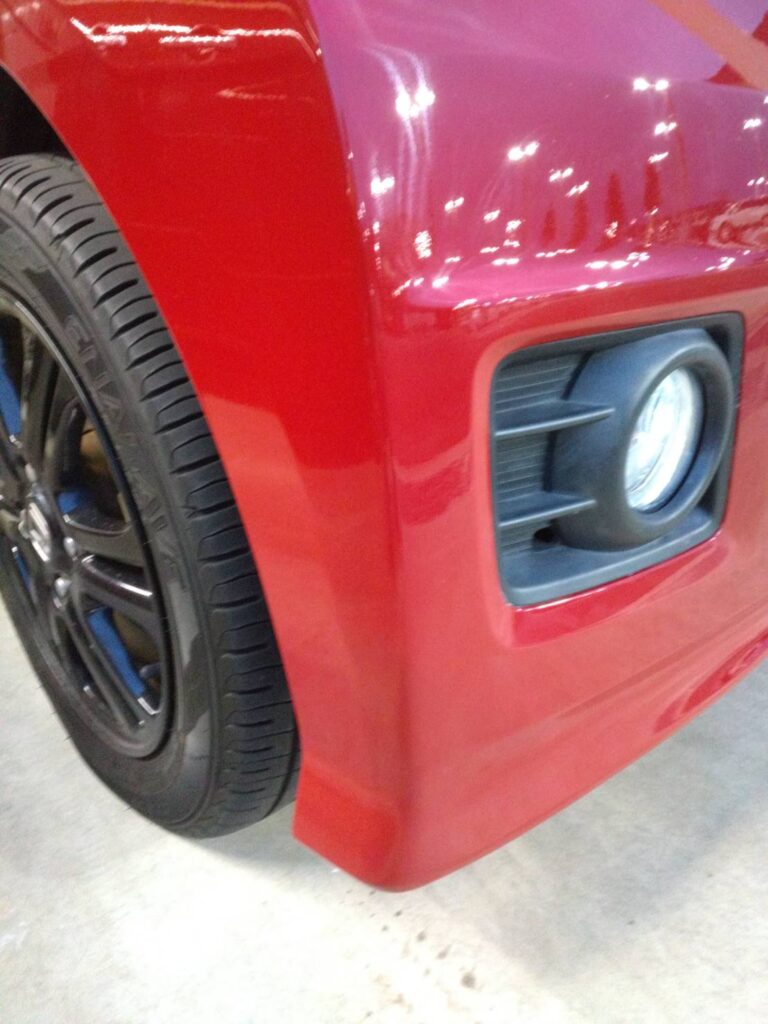 ホンダNワゴンのフロントバンパー擦り傷修理事例