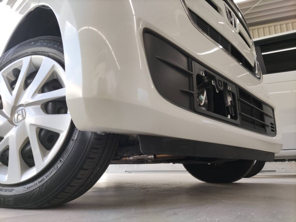 ホンダＮボックスフロントバンパー 擦り傷の修理事例